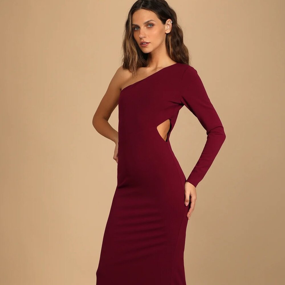 New with Tags Wondrous Romance Burgundy One-Shoulder Mermaid Maxi Dress